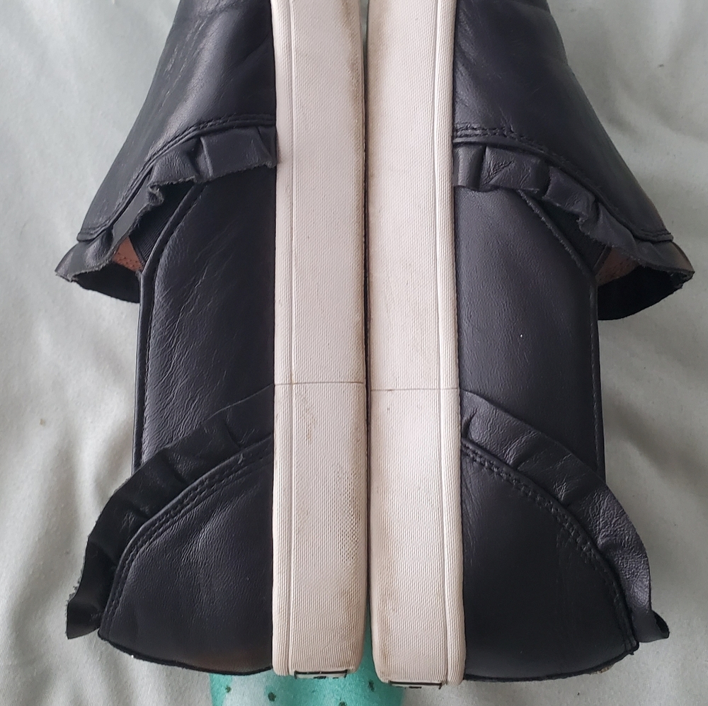 Kate Spade Ruffle Slip Ons Size 8 - Picture 5 of 6